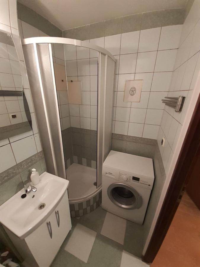 Centrum Zlote Tarasy Metro Rondo Onz Balkon Lejlighed Warszawa Eksteriør billede