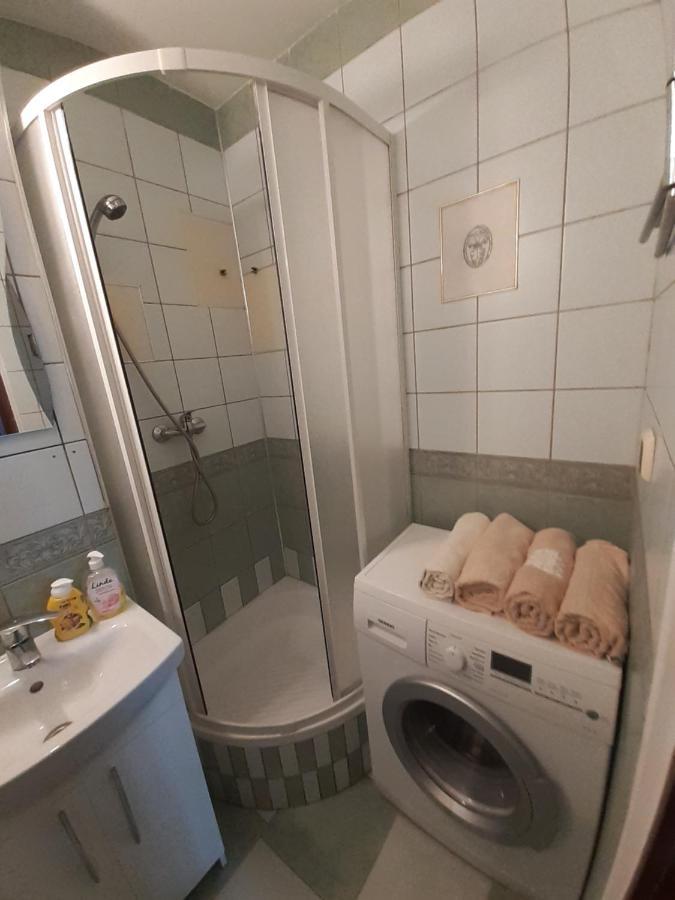 Centrum Zlote Tarasy Metro Rondo Onz Balkon Lejlighed Warszawa Eksteriør billede