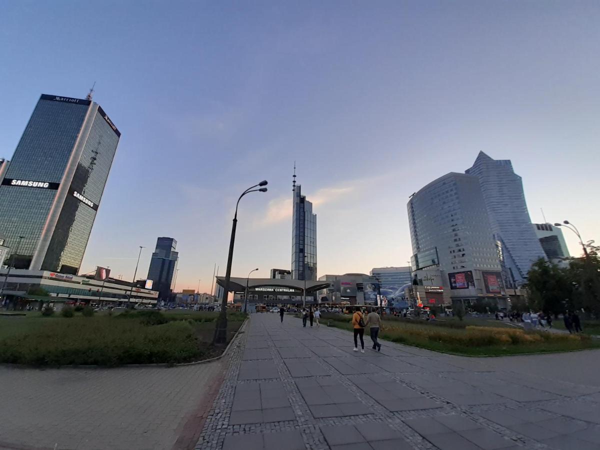 Centrum Zlote Tarasy Metro Rondo Onz Balkon Lejlighed Warszawa Eksteriør billede